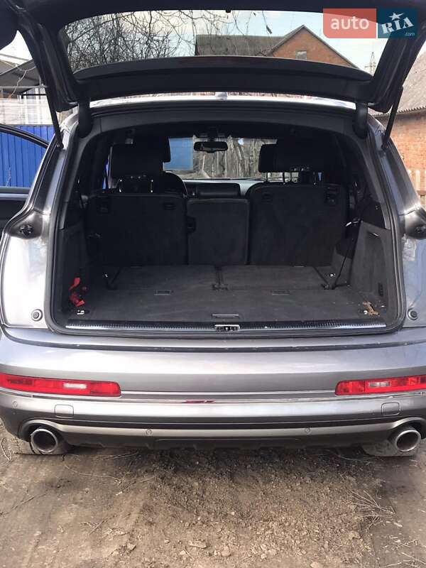 Внедорожник / Кроссовер Audi Q7 2011 в Новой Ушице