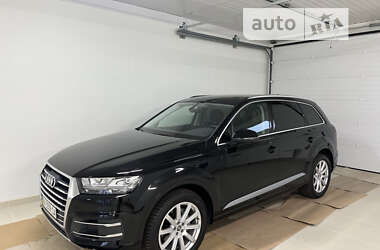 Внедорожник / Кроссовер Audi Q7 2017 в 