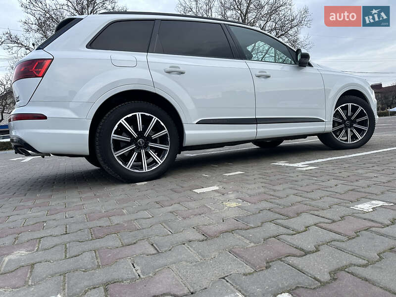 Внедорожник / Кроссовер Audi Q7 2016 в Одессе