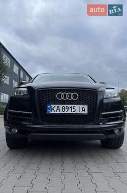 Внедорожник / Кроссовер Audi Q7 2015 в 