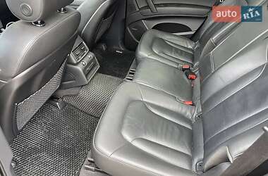 Внедорожник / Кроссовер Audi Q7 2015 в 