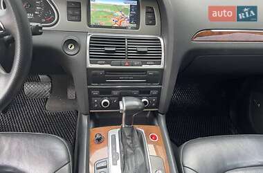 Внедорожник / Кроссовер Audi Q7 2015 в 