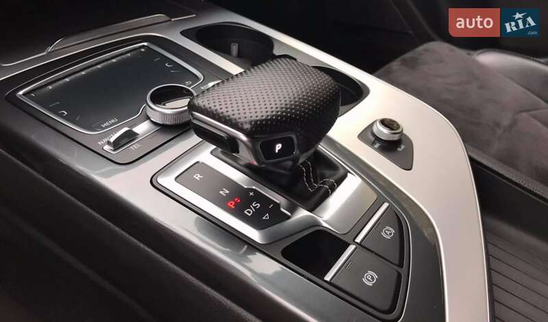 Внедорожник / Кроссовер Audi Q7 2015 в Ровно