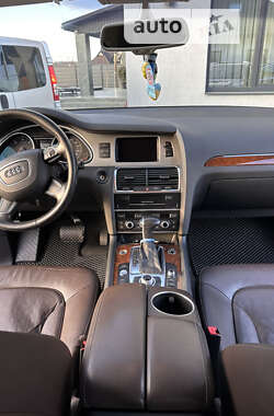 Внедорожник / Кроссовер Audi Q7 2013 в Черновцах