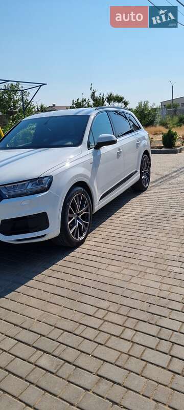 Внедорожник / Кроссовер Audi Q7 2017 в Одессе