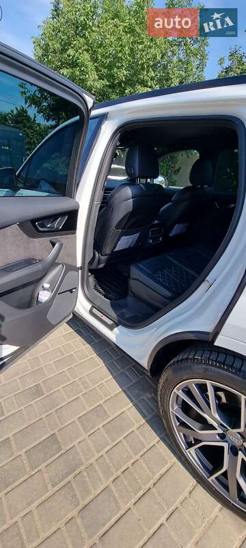 Внедорожник / Кроссовер Audi Q7 2017 в Одессе