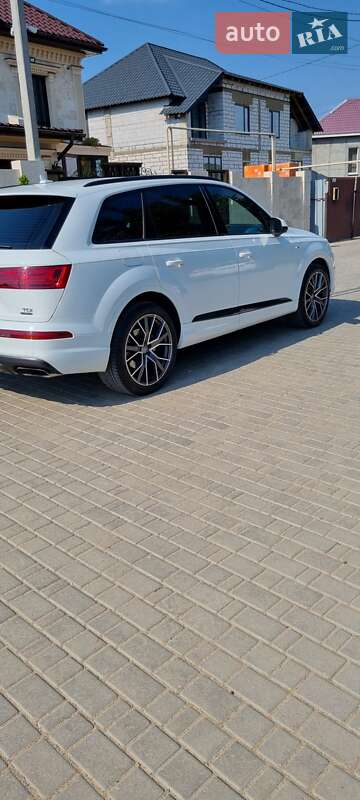 Позашляховик / Кросовер Audi Q7 2017 в Одесі