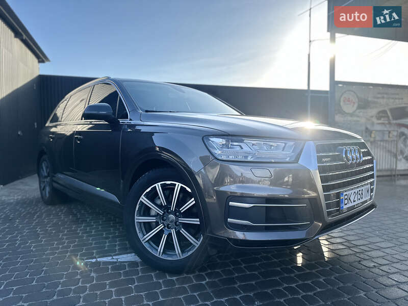 Внедорожник / Кроссовер Audi Q7 2016 в Львове