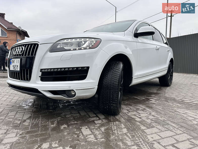 Позашляховик / Кросовер Audi Q7 2014 в Сарнах