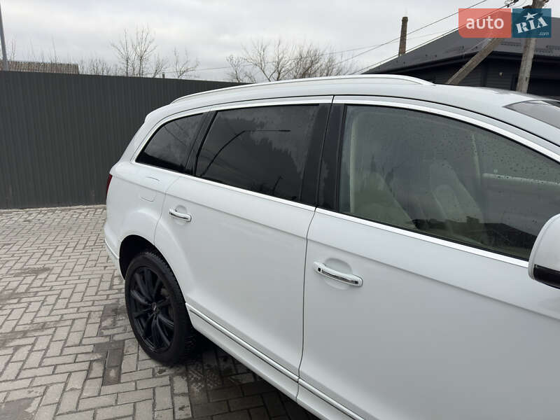 Позашляховик / Кросовер Audi Q7 2014 в Сарнах