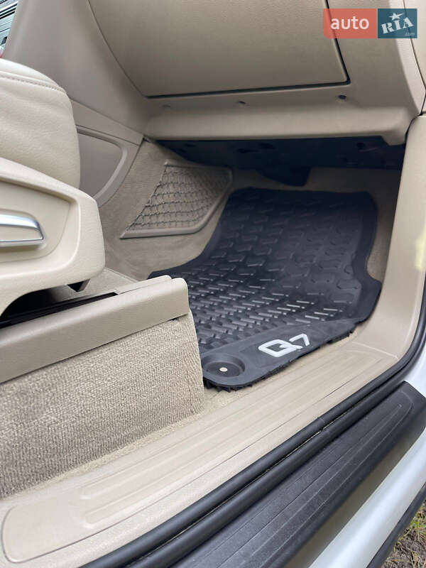 Позашляховик / Кросовер Audi Q7 2014 в Сарнах