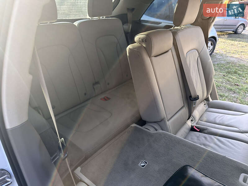 Позашляховик / Кросовер Audi Q7 2014 в Сарнах