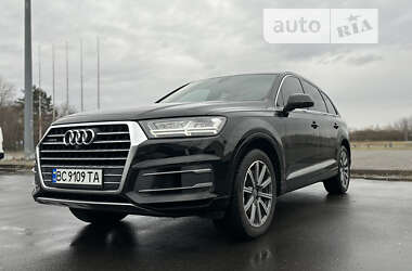 Позашляховик / Кросовер Audi Q7 2017 в 