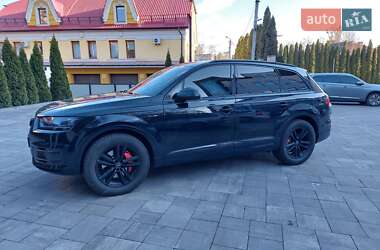 Внедорожник / Кроссовер Audi Q7 2016 в 