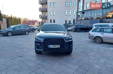 Внедорожник / Кроссовер Audi Q7 2016 в 