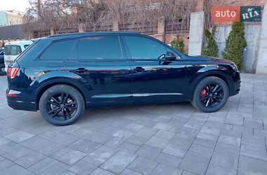 Внедорожник / Кроссовер Audi Q7 2016 в 