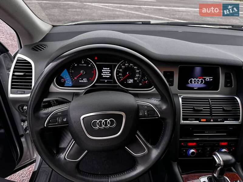 Позашляховик / Кросовер Audi Q7 2015 в Яворові