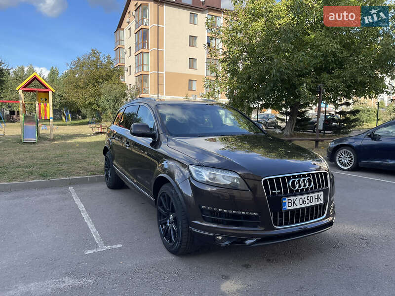 Позашляховик / Кросовер Audi Q7 2011 в Рівному