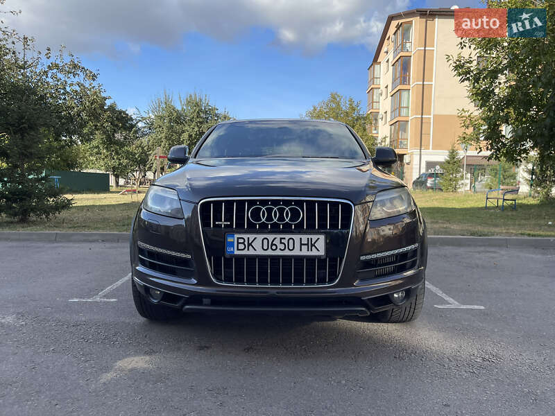 Позашляховик / Кросовер Audi Q7 2011 в Рівному