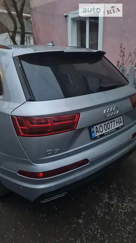 Внедорожник / Кроссовер Audi Q7 2018 в Рахове