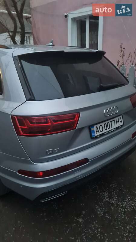 Внедорожник / Кроссовер Audi Q7 2018 в Рахове