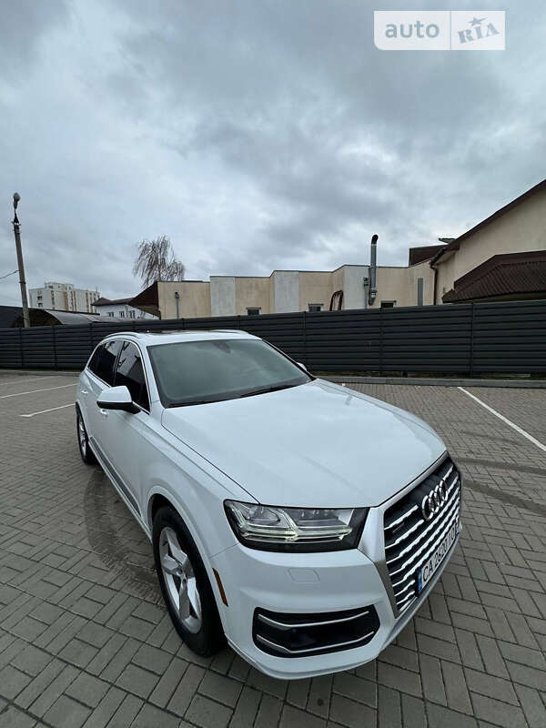 Внедорожник / Кроссовер Audi Q7 2017 в Черкассах