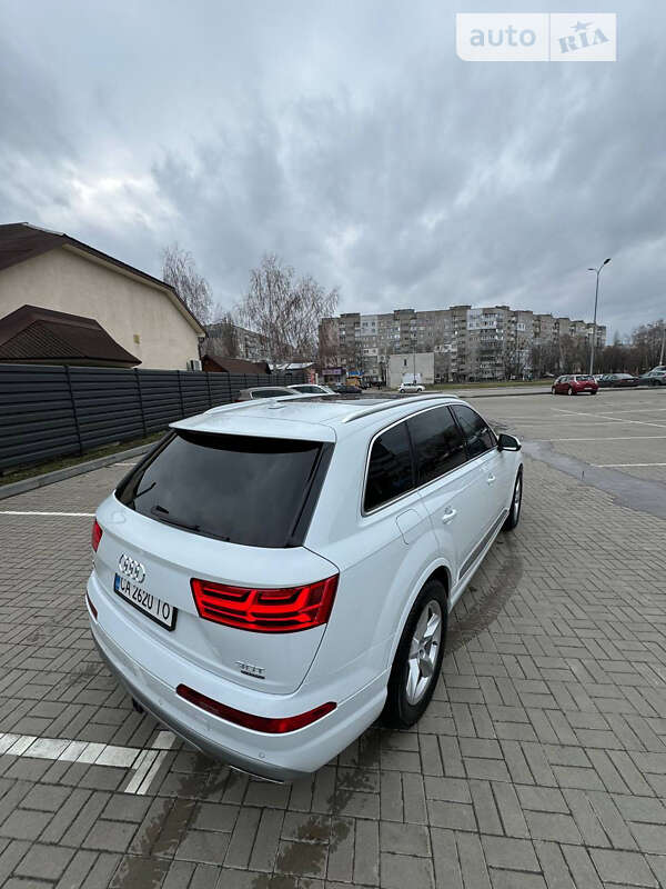 Внедорожник / Кроссовер Audi Q7 2017 в Черкассах