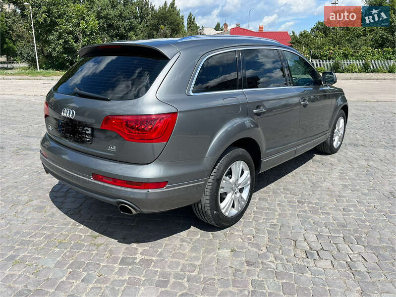 Внедорожник / Кроссовер Audi Q7 2013 в Каменец-Подольском