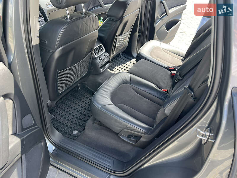 Внедорожник / Кроссовер Audi Q7 2013 в Каменец-Подольском