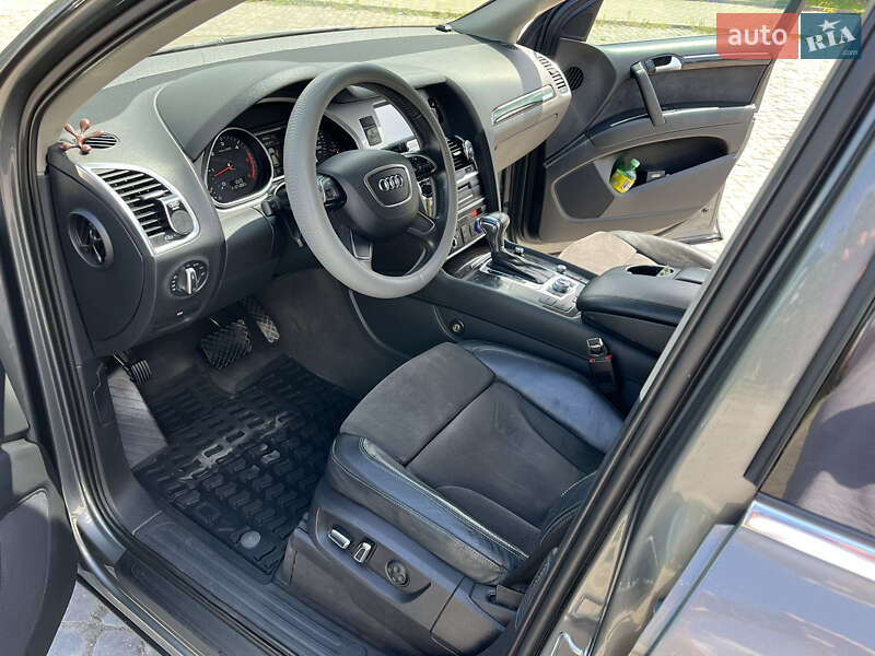 Внедорожник / Кроссовер Audi Q7 2013 в Каменец-Подольском