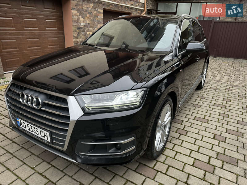 Внедорожник / Кроссовер Audi Q7 2018 в Хусте