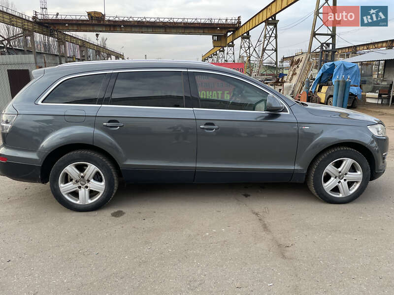 Позашляховик / Кросовер Audi Q7 2007 в Києві