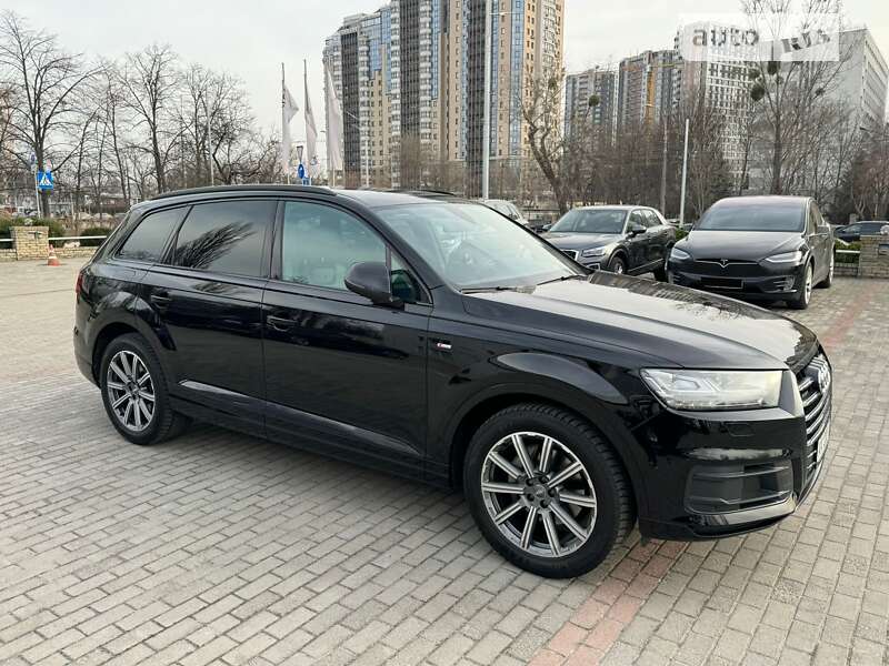 Позашляховик / Кросовер Audi Q7 2018 в Києві