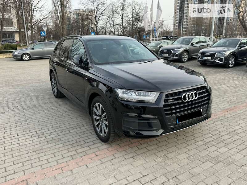 Внедорожник / Кроссовер Audi Q7 2018 в Киеве