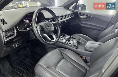 Внедорожник / Кроссовер Audi Q7 2016 в 