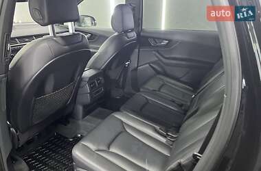 Внедорожник / Кроссовер Audi Q7 2016 в 