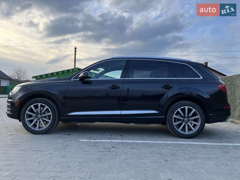 Позашляховик / Кросовер Audi Q7 2017 в Києві