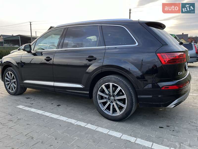 Позашляховик / Кросовер Audi Q7 2017 в Києві