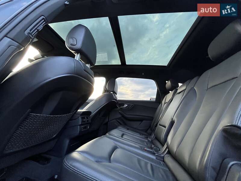 Позашляховик / Кросовер Audi Q7 2017 в Києві