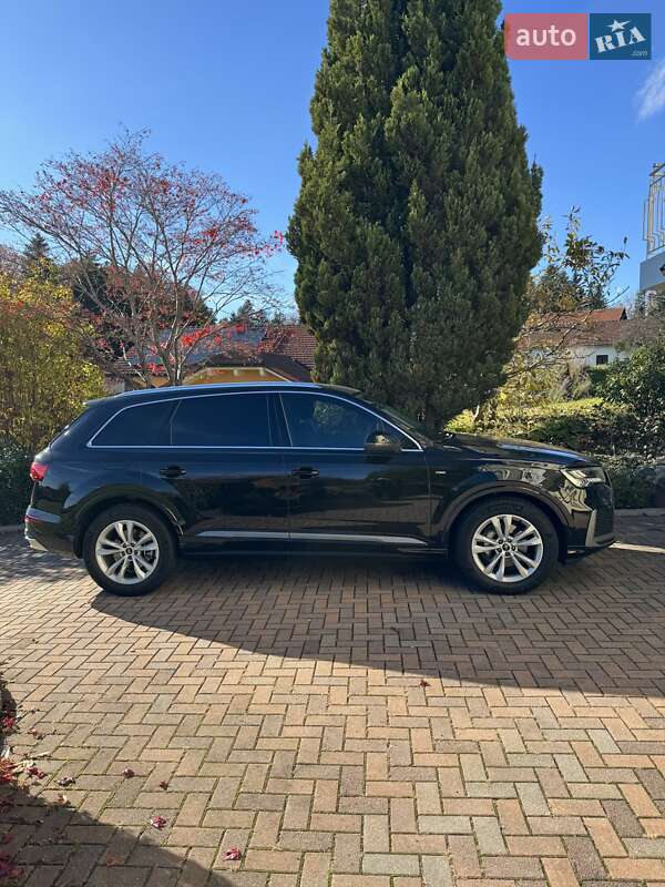 Позашляховик / Кросовер Audi Q7 2022 в Дніпрі