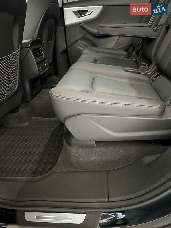 Позашляховик / Кросовер Audi Q7 2022 в Дніпрі