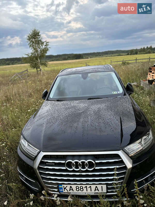 Позашляховик / Кросовер Audi Q7 2016 в Києві