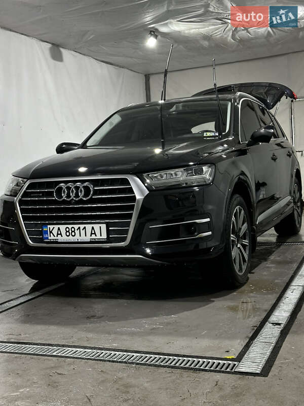 Внедорожник / Кроссовер Audi Q7 2016 в Киеве