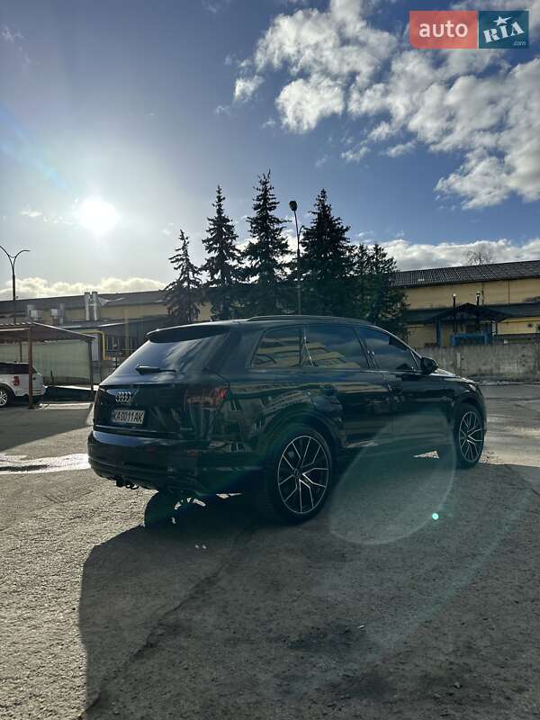 Позашляховик / Кросовер Audi Q7 2016 в Києві