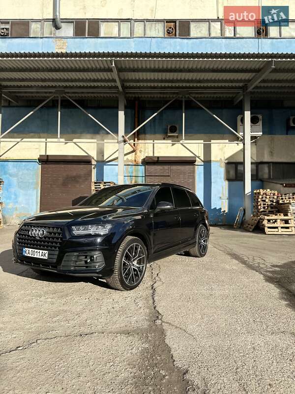 Позашляховик / Кросовер Audi Q7 2016 в Києві