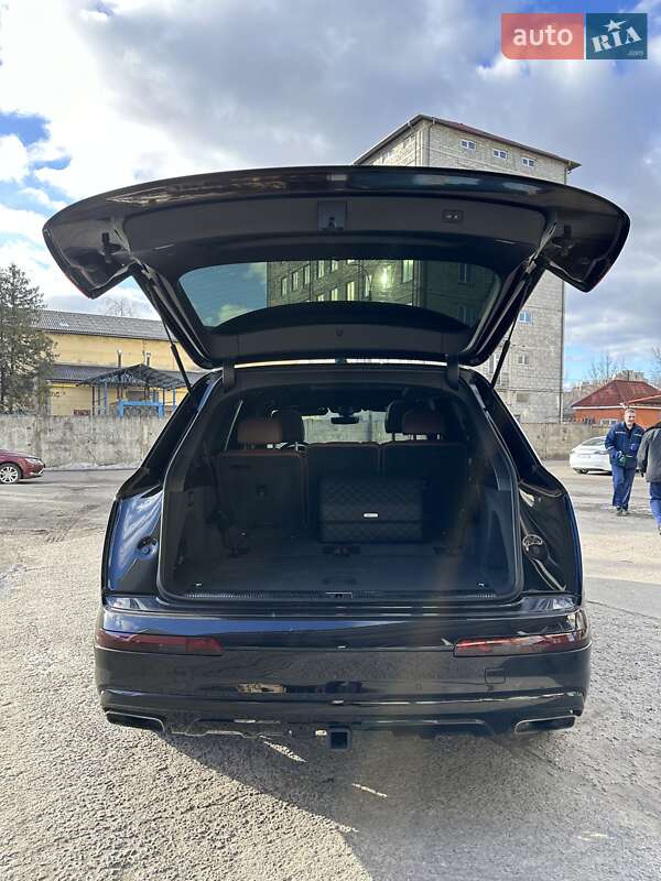 Позашляховик / Кросовер Audi Q7 2016 в Києві