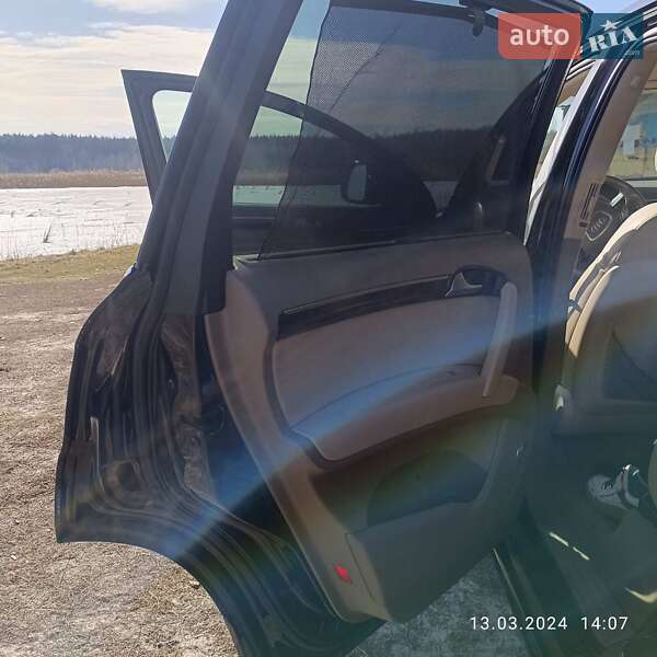 Внедорожник / Кроссовер Audi Q7 2013 в Ахтырке