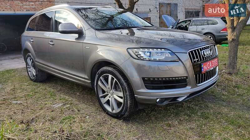 Внедорожник / Кроссовер Audi Q7 2015 в Бродах