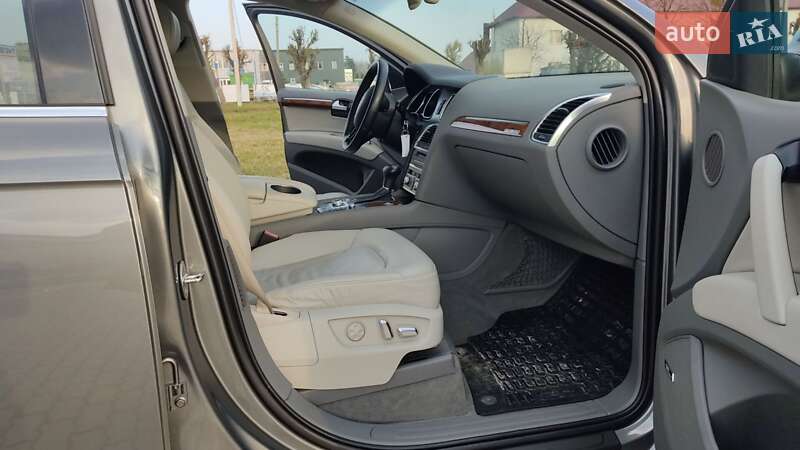 Внедорожник / Кроссовер Audi Q7 2015 в Бродах