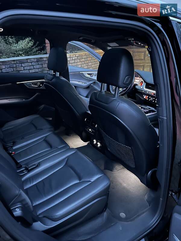 Позашляховик / Кросовер Audi Q7 2018 в Львові